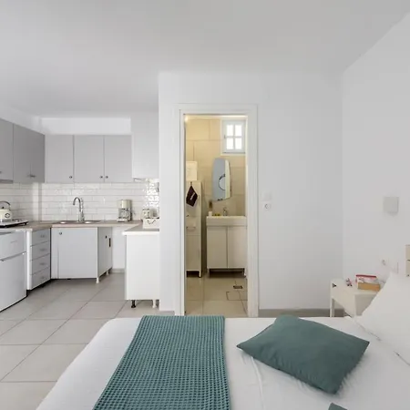 מלון דירות Ippocampos אדאמאס